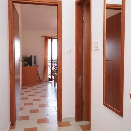 Appartement By The Sea Milna, Hvar - 8795