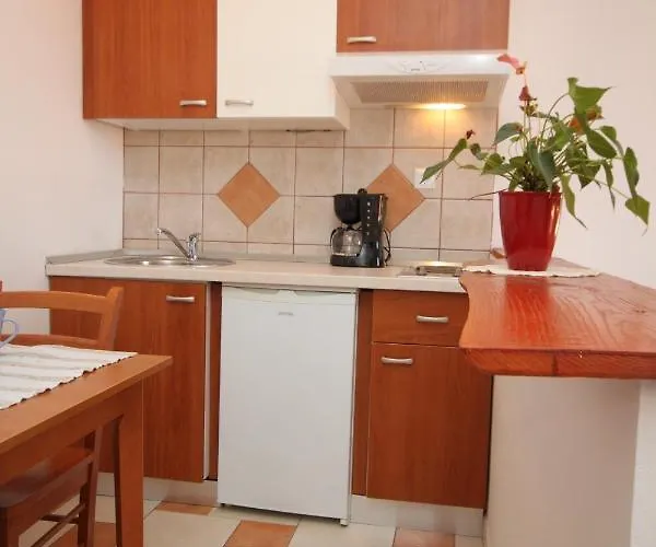 Apartment By The Sea Milna, Hvar - 8795 Milna (Hvar)