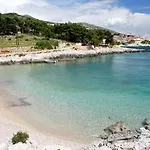 Apartment By The Sea Milna, Hvar - 8795 Milna (Hvar)